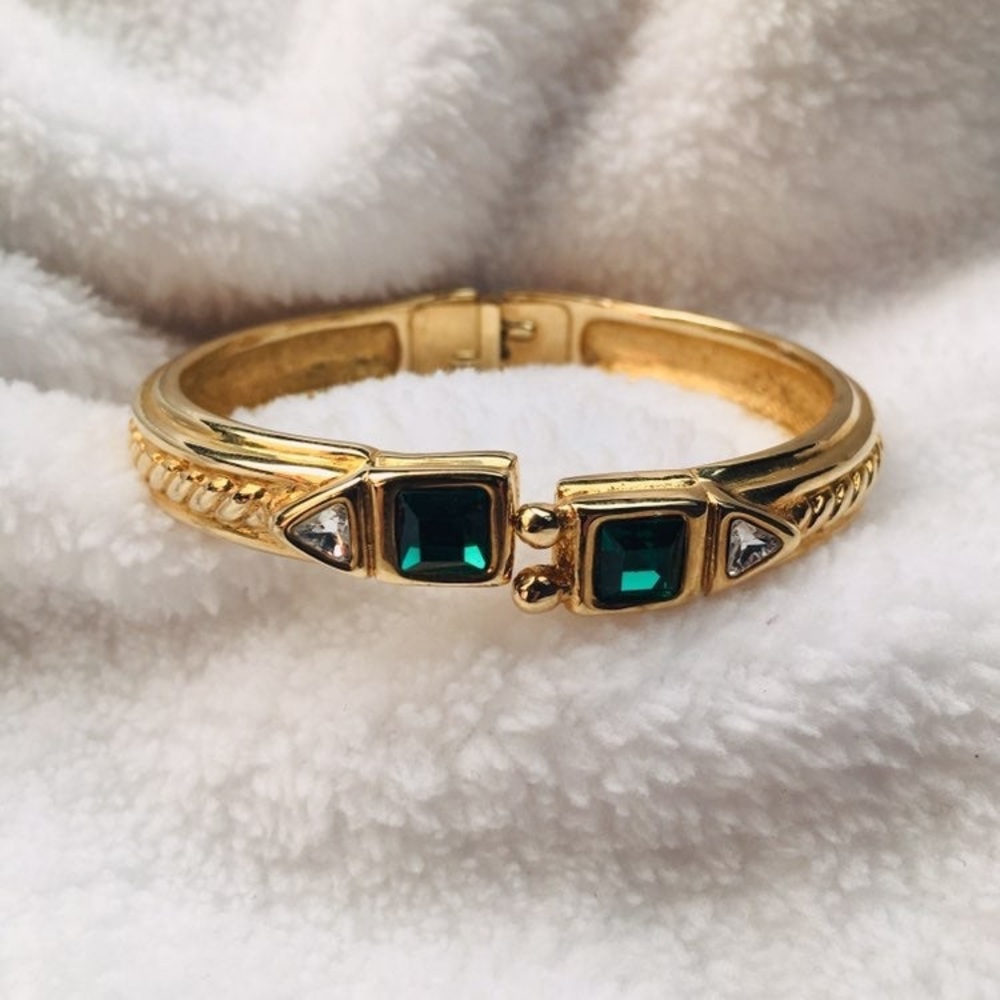 Elegant Gold and Green Bracelet